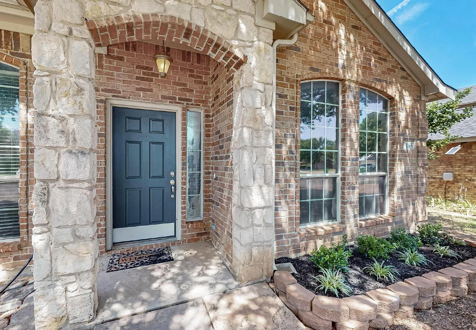4 bed, 2.0 bath, 2164 sqft, $2,250 — Photo 3