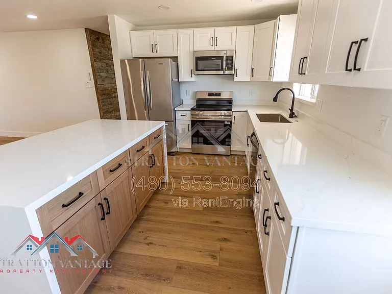 4826 E Avalon Dr — Photo 6