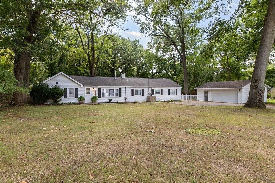 1st image of 1803 Lakeview Dr