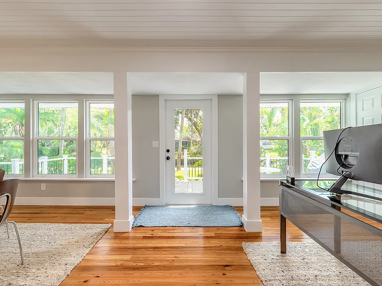 63 E Bayshore Dr — Photo 6
