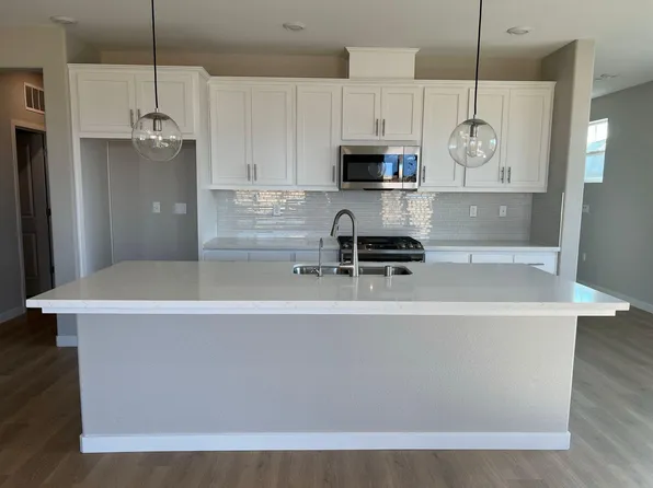 959 Loon St, Lathrop, CA 95330