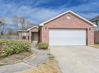4007 Hunters Ridge Dr, Baytown, TX 77521