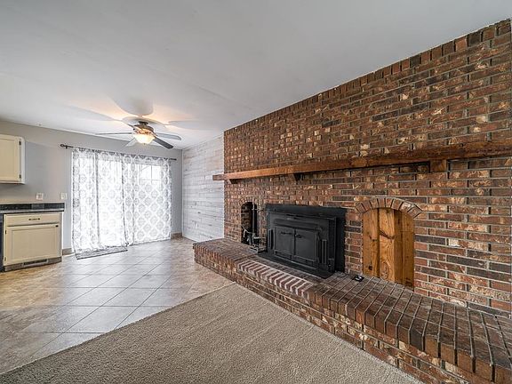 4th image of 10227 Knob Hill Dr