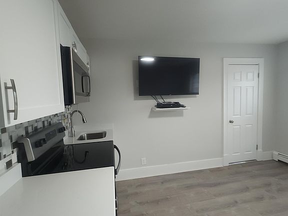 3rd image of 50 W Main St #11193945