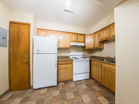 5th image of 1105 N Depot St #7