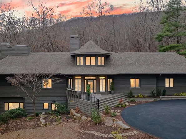 220 Wake Robin Dr, Jasper, GA 30143