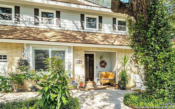 3rd image of 3123 Colony Dr
