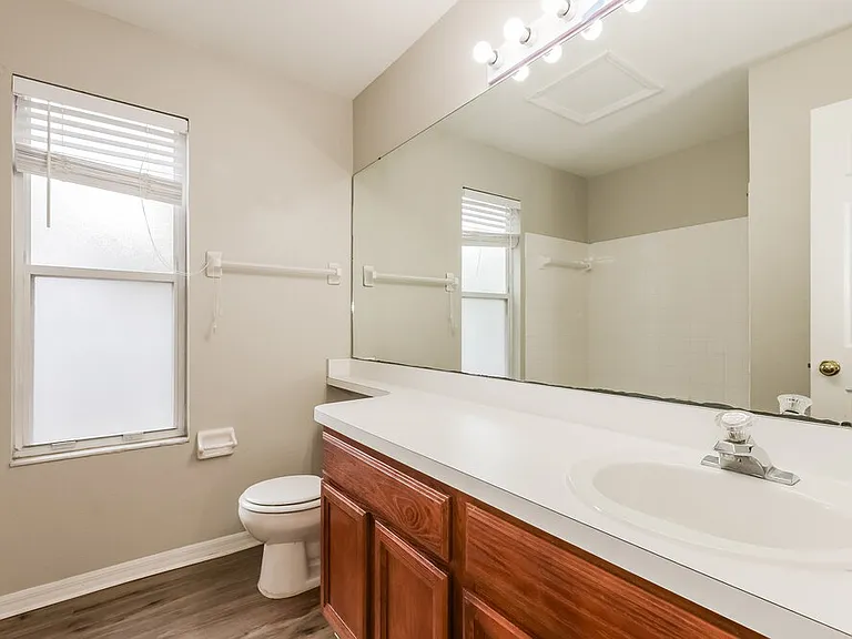 2321 Lyncrest Ct — Photo 15