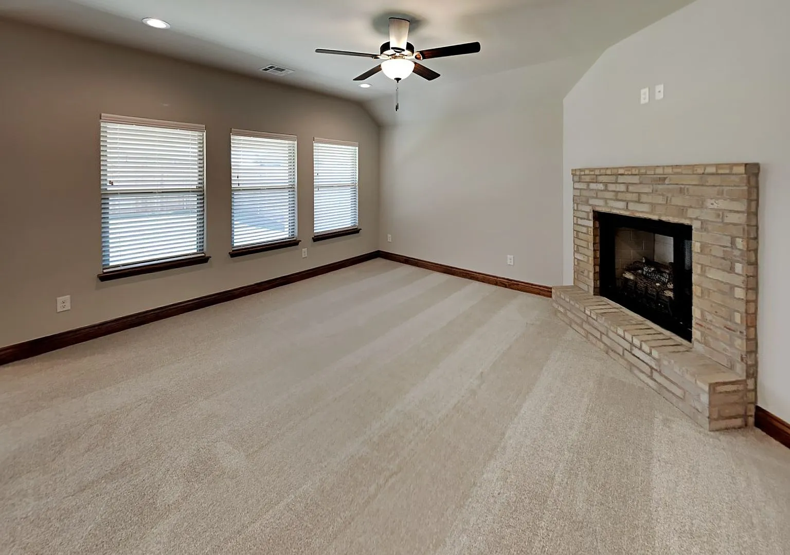Spectacular 4 Bedroom 2 Bathroom Home in Piedmont Schools — Photo 4