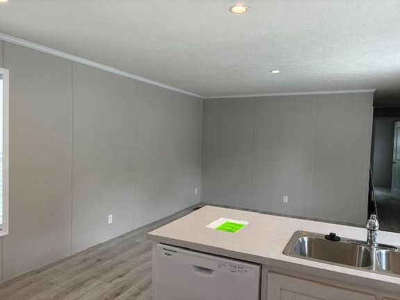 3rd image of 25643 Monroe #156