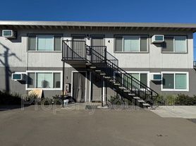 911 H St, Lathrop, CA