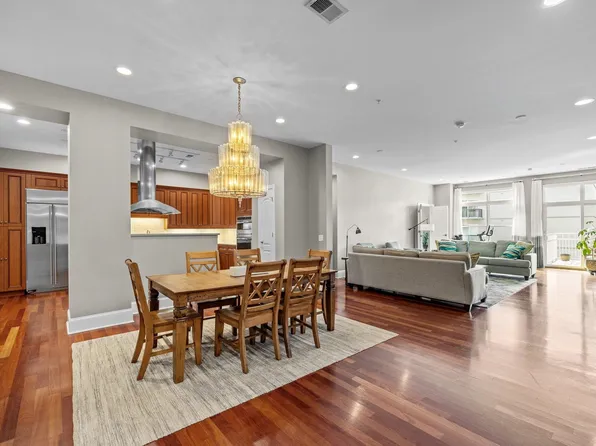 317 W Morgan St APT 304, Raleigh, NC 27601