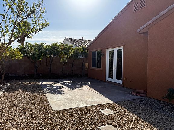 2nd image of 1026 Via Nandina Pl