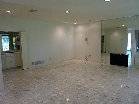 5th image of 4324 Hartwood Cir