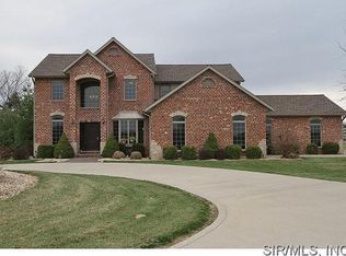 3647 Sweet Briar Ln, Columbia, IL