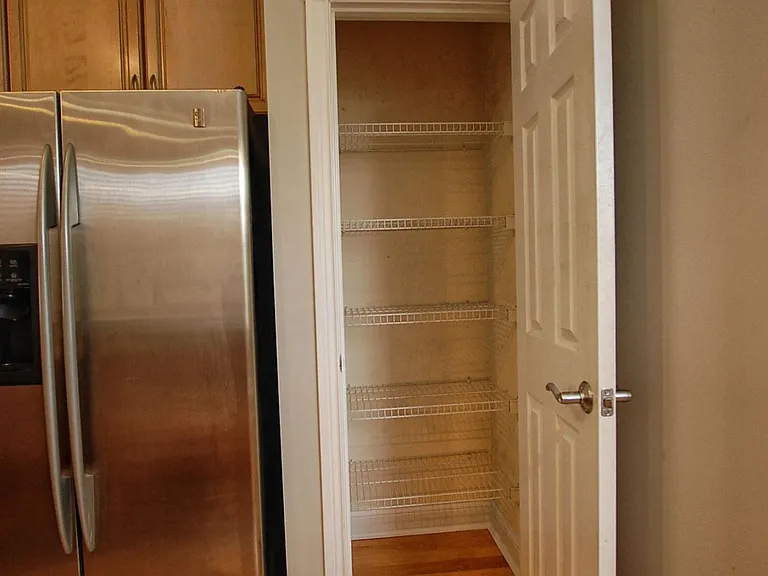 921 Sharkey Ln — Photo 12