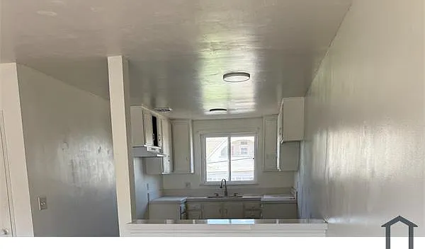 390 W 1st St #6 — Photo 7