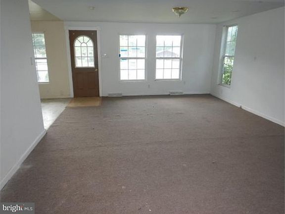 3rd image of 5260 White Horse Pike