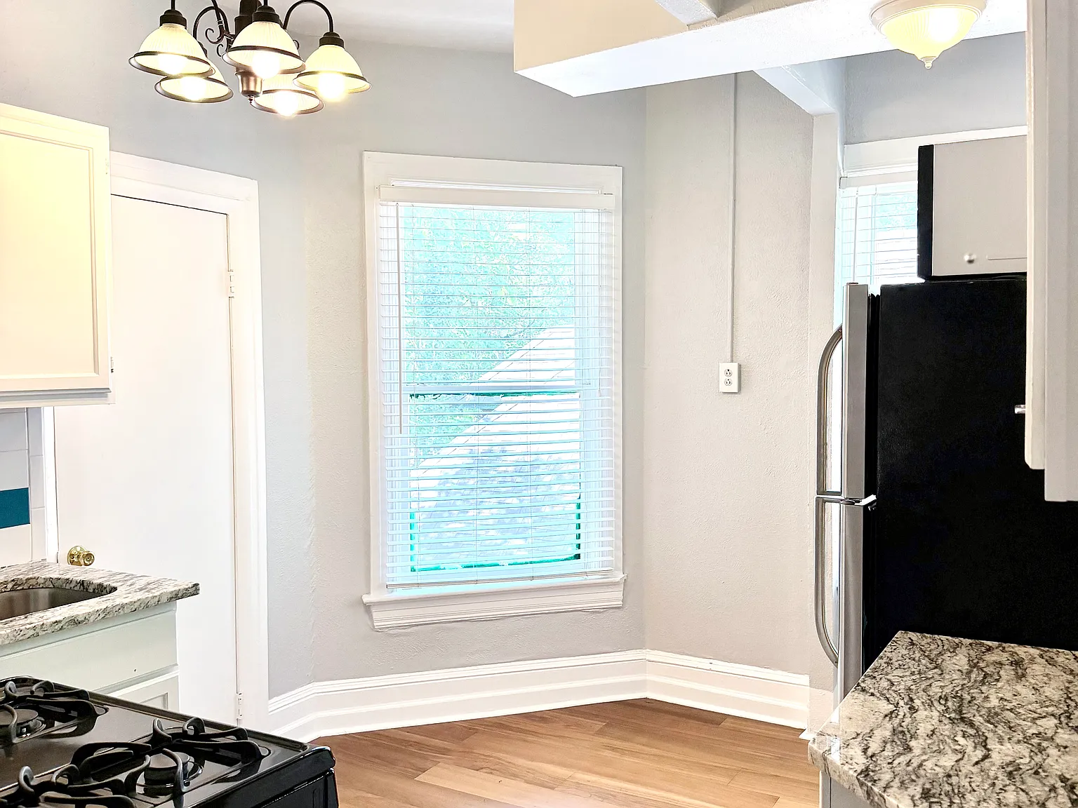 3127 W 24th Ave — Photo 3