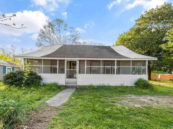 131 College St, Courtland, AL 35618