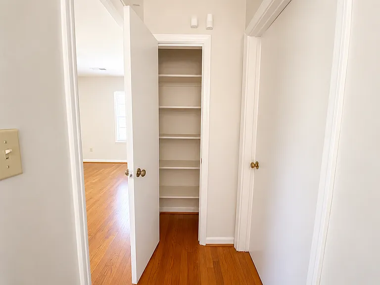 303 Rutherford Ave NW — Photo 20