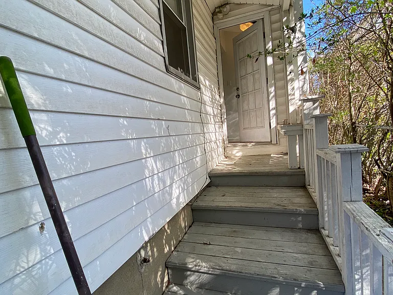 336 Scranton Ave #1 — Photo 16