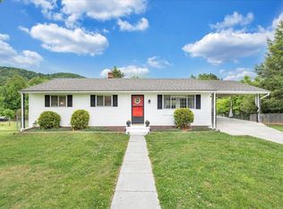 124 Dawnridge Ln, Troutville, VA 24175