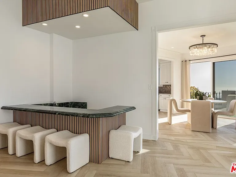 560 Chalette Dr — Photo 12