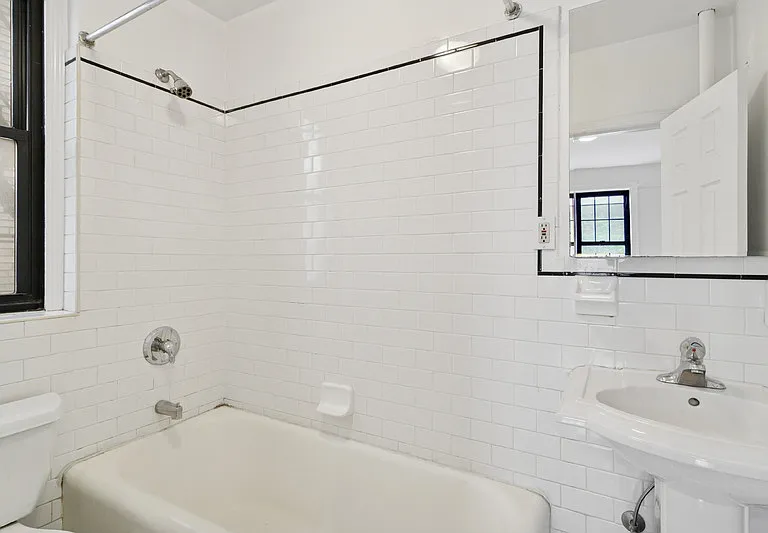 218 W 10th St #6E — Photo 6