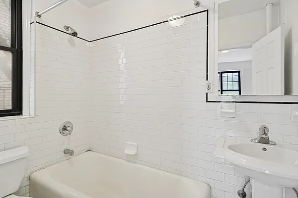 Rented by Cooper & Cooper Real Estate | media 7