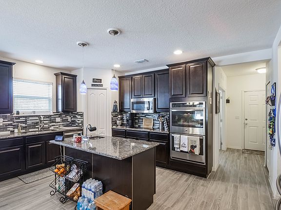 4th image of 742 Franklin Ct