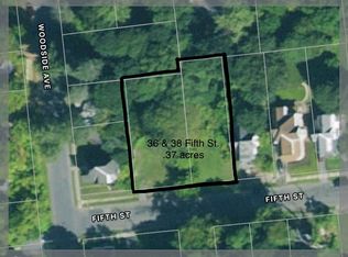 36 5th St, Gloversville, NY 12078