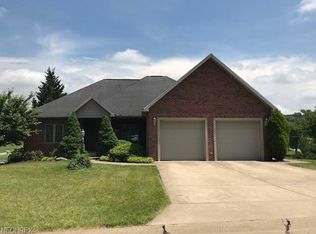 2 Greenmont Gdns, Vienna, WV 26105