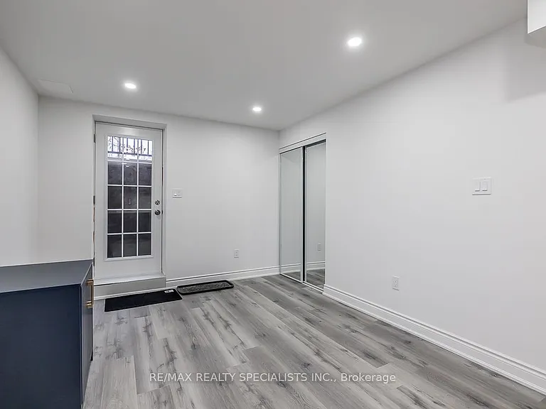 1 Huron Ln — Photo 5