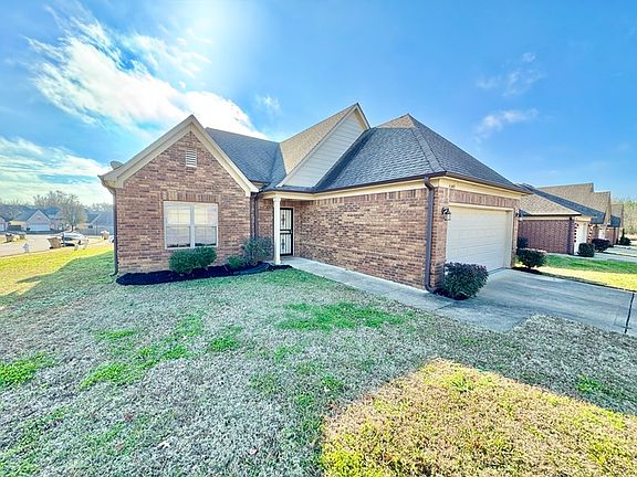 2nd image of 4040 Sunset Lake Ln