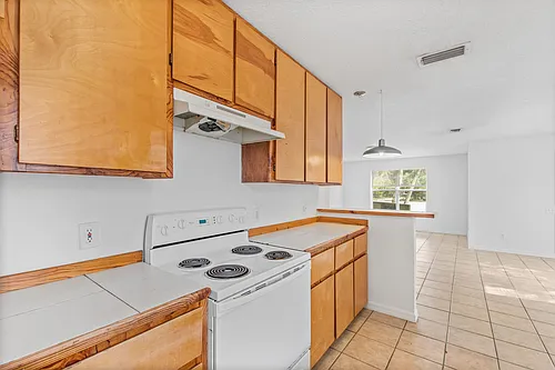 202 F St #C Photo 1 202 F St #C Photo 1