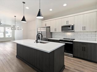 1301 N Meadowglen Pl #58945DB17, Meridian, ID 83646