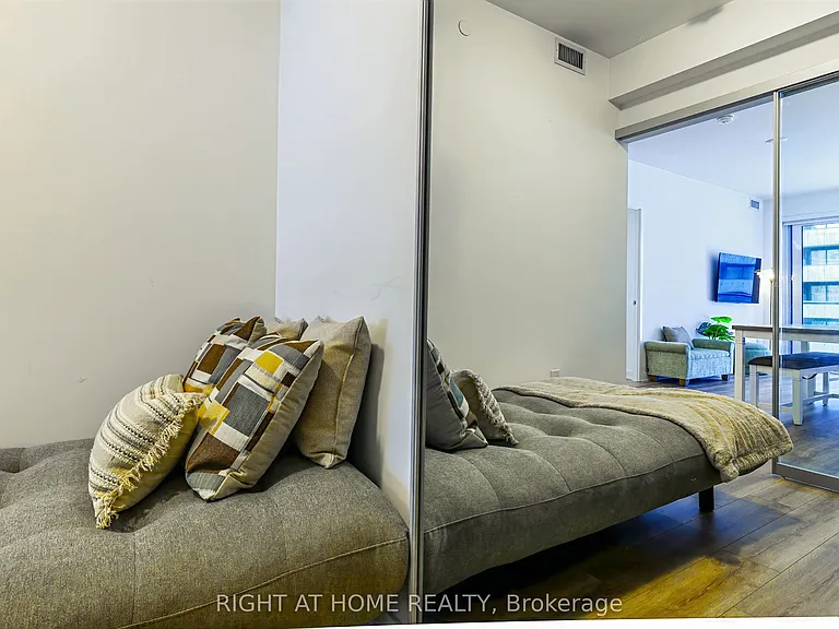 634 Church St #1401 — Photo 19