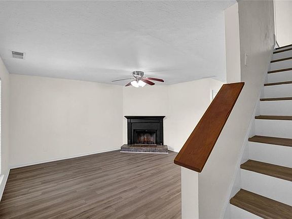 4th image of 1557 Springleaf Ct SE
