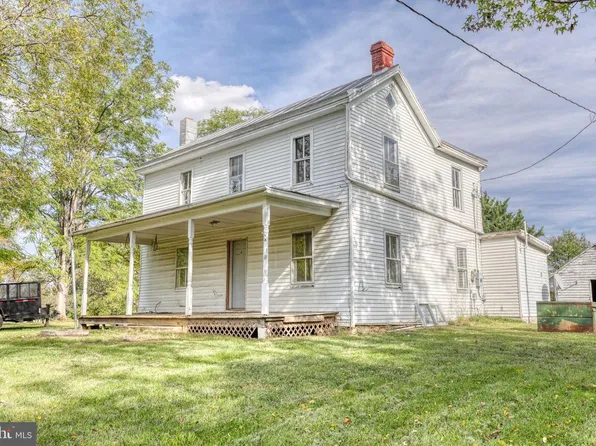 647 Barbershop Rd, Edinburg, VA 22824