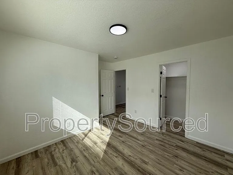 911 H St #2 — Photo 19