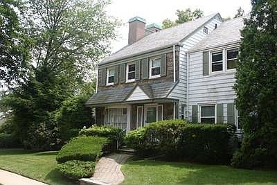 2nd image of 843 Queen Anne Rd