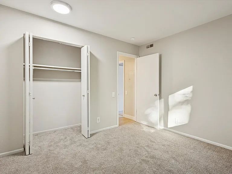 Parchment Point Townhomes — Photo 13