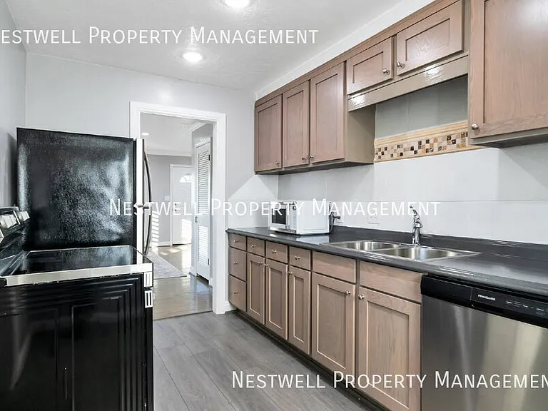 2590 E Wilmington Ave — Photo 7