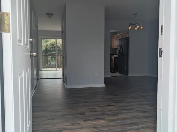 1109 Holmespun Dr, Pasadena, MD 21122