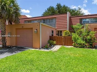 8605 NW 35th Ct, Coral Springs, FL 33065