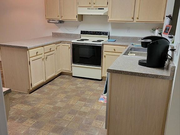 5th image of 316 Church Street Cir