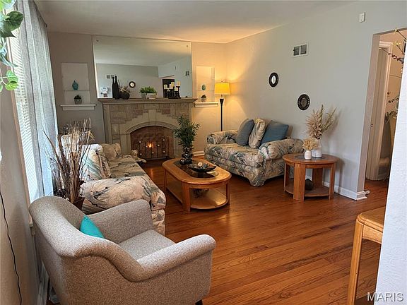 4th image of 8805 Greenbrook Dr