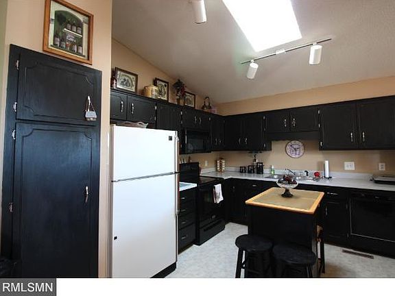 5th image of 11015 Louisiana Ln N