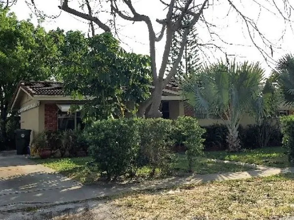 201 NE 8th St, Boca Raton, FL 33432